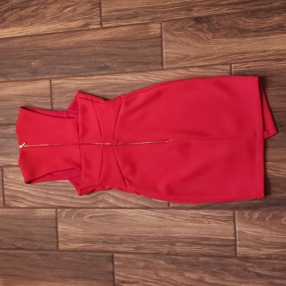 Red Sleeveless V-Neck Bodycon Dress - Picture 2 of 4